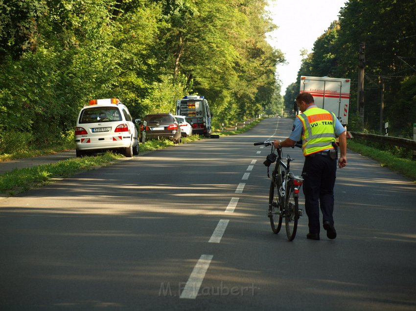 VU Radfahrer Strab Koeln Duennwald Berlinerstr Duennwalder Mauspfad P77.JPG